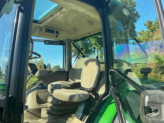 2016 john deere 6110r vierwielaangedreven landbouwtractor - afbeelding 8 van  39