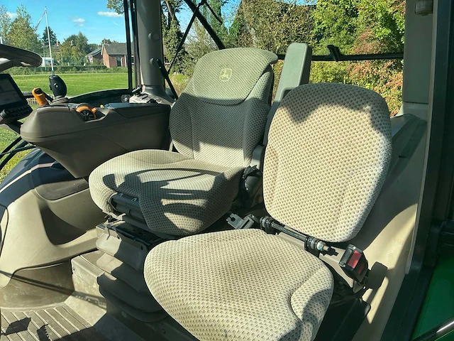 2016 john deere 6110r vierwielaangedreven landbouwtractor - afbeelding 9 van  39