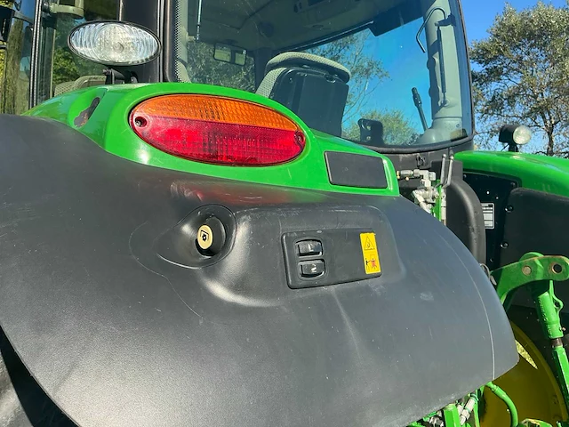 2016 john deere 6110r vierwielaangedreven landbouwtractor - afbeelding 29 van  39
