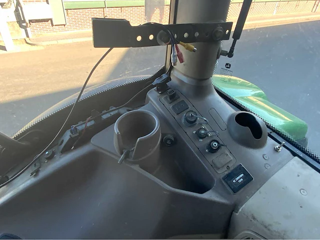 2016 john deere 6155r vierwielaangedreven landbouwtractor - afbeelding 27 van  34