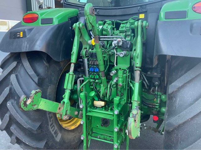2016 john deere 6155r vierwielaangedreven landbouwtractor - afbeelding 8 van  34