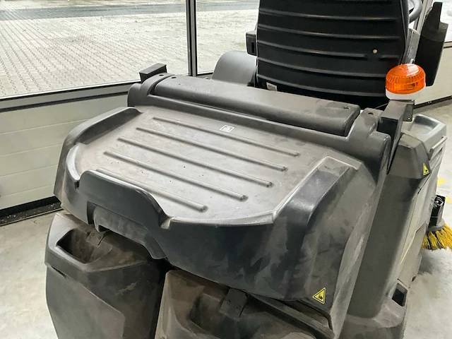 2016 kärcher km 105/100 r bp veeg- zuigwagen - afbeelding 6 van  10