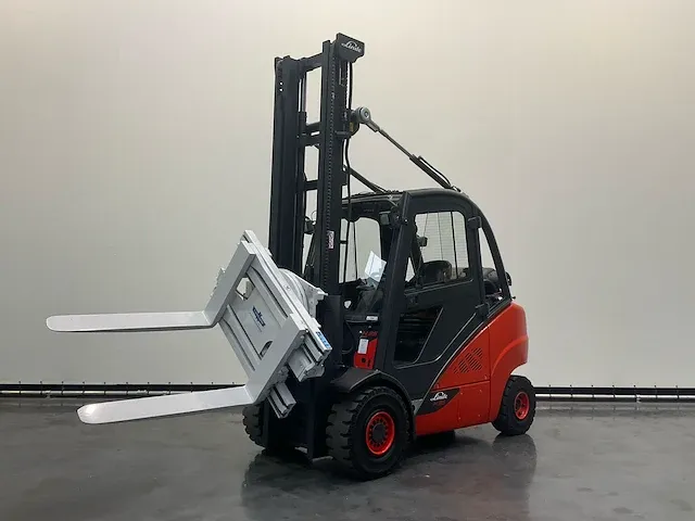 2016 linde h35t-02 vorkheftruck - afbeelding 1 van  24