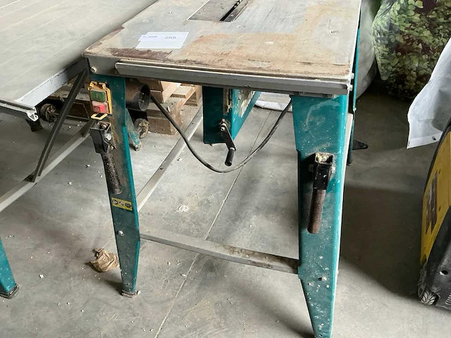 2016 makita 2712 zaagtafel - afbeelding 2 van  7
