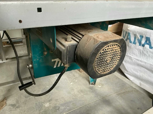 2016 makita 2712 zaagtafel - afbeelding 4 van  7