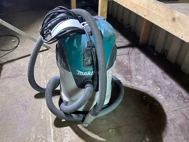 2016 makita vc2512l industriële stofzuiger - afbeelding 1 van  4