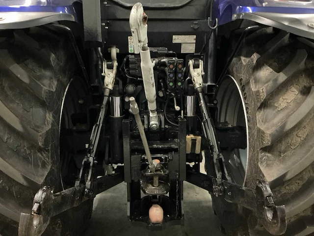2016 new holland t6.140 bluepower ac vierwielaangedreven landbouwtractor - afbeelding 10 van  23