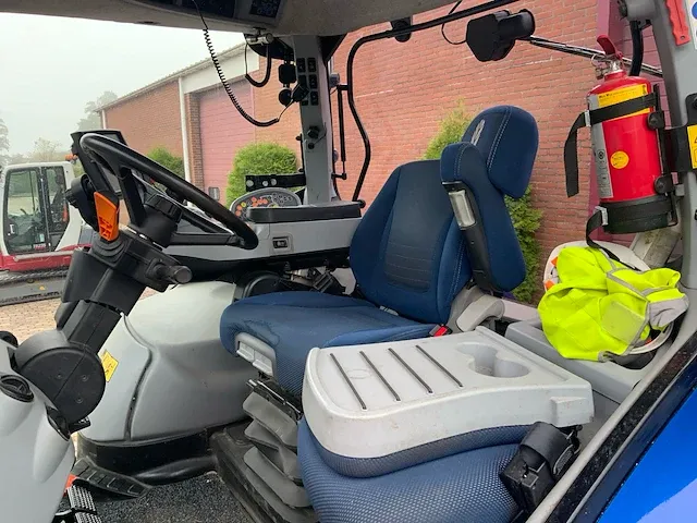 2016 new holland t7.230 blue power vierwielaangedreven landbouwtractor - afbeelding 8 van  28