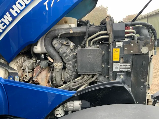 2016 new holland t7.230 blue power vierwielaangedreven landbouwtractor - afbeelding 19 van  28