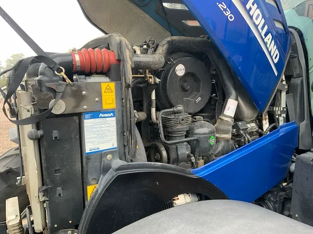 2016 new holland t7.230 blue power vierwielaangedreven landbouwtractor - afbeelding 21 van  28