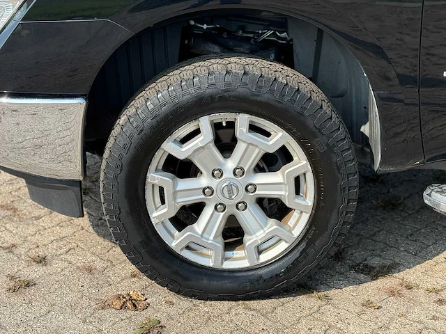 2016 nissan titan xd 5.0 v8 cummins bedrijfswagen - afbeelding 2 van  27