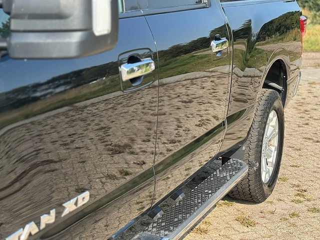 2016 nissan titan xd 5.0 v8 cummins bedrijfswagen - afbeelding 4 van  27
