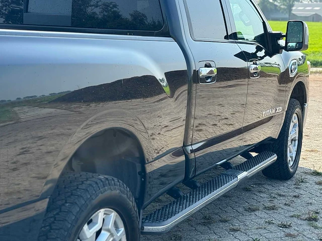 2016 nissan titan xd 5.0 v8 cummins bedrijfswagen - afbeelding 6 van  27