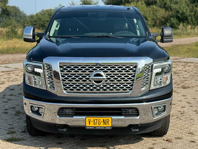 2016 nissan titan xd 5.0 v8 cummins bedrijfswagen - afbeelding 26 van  27