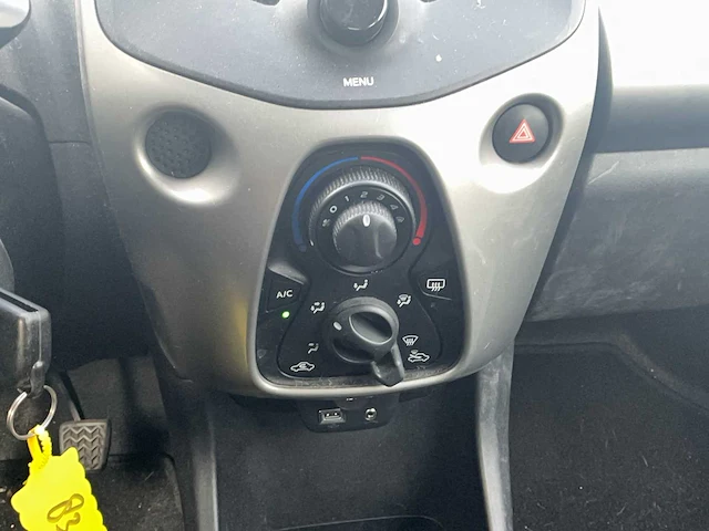 2016 peugeot 108 1.0 e-vti personenauto jd-083-f - afbeelding 13 van  33