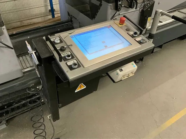 2016 schüco pdg e cut 650 e dubbele verstek afkortzaagmachine - afbeelding 19 van  32