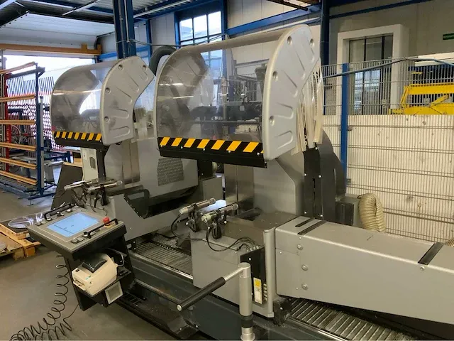 2016 schüco pdg e cut 650 e dubbele verstek afkortzaagmachine - afbeelding 7 van  32