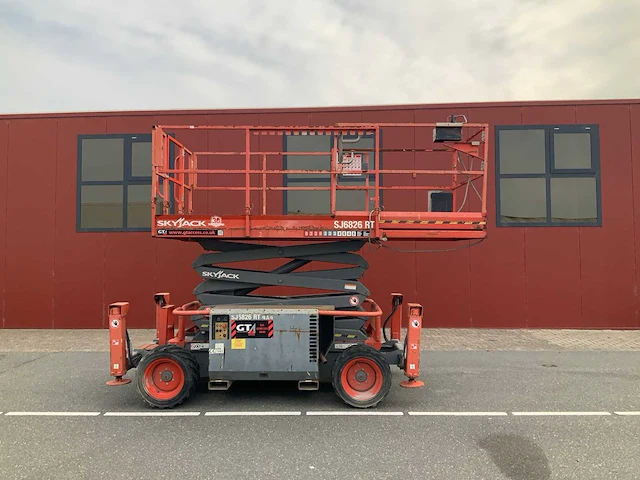 2016 skyjack sj6826rt ruwterrein hoogwerker 4x4 - afbeelding 3 van  29