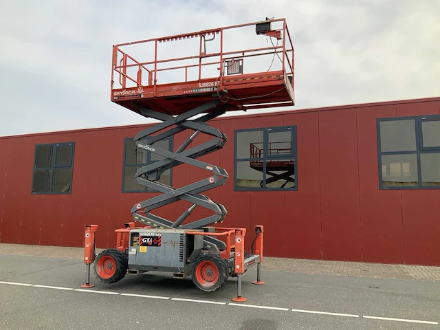 2016 skyjack sj6826rt ruwterrein hoogwerker 4x4 - afbeelding 7 van  29