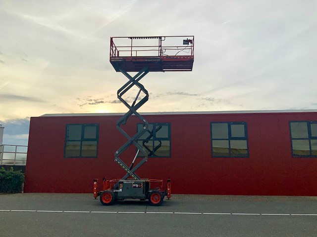 2016 skyjack sj6826rt ruwterrein hoogwerker 4x4 - afbeelding 4 van  30