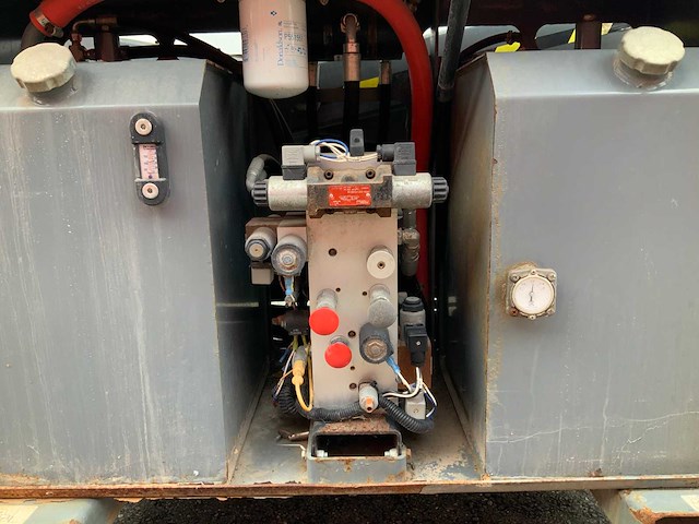 2016 skyjack sj6826rt ruwterrein hoogwerker 4x4 - afbeelding 19 van  30