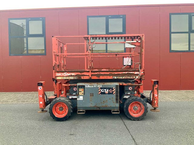 2016 skyjack sj6826rt ruwterrein hoogwerker 4x4 - afbeelding 12 van  30