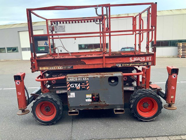 2016 skyjack sj6826rt ruwterrein hoogwerker 4x4 - afbeelding 27 van  30