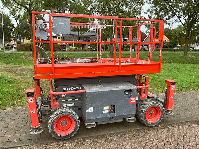 2016 skyjack sj6832rt hoogwerker - afbeelding 1 van  16