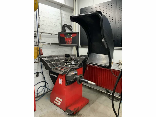 2016 snap-on eewb332ap banden balanceerapparaat - afbeelding 2 van  7