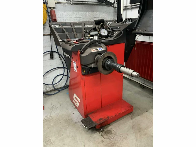 2016 snap-on eewb332ap banden balanceerapparaat - afbeelding 3 van  7