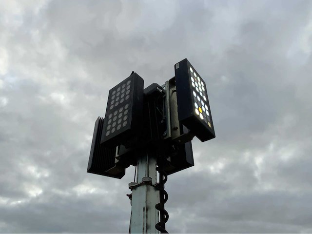2016 tower light b-boels-box stationaire lichtmast led - afbeelding 10 van  12
