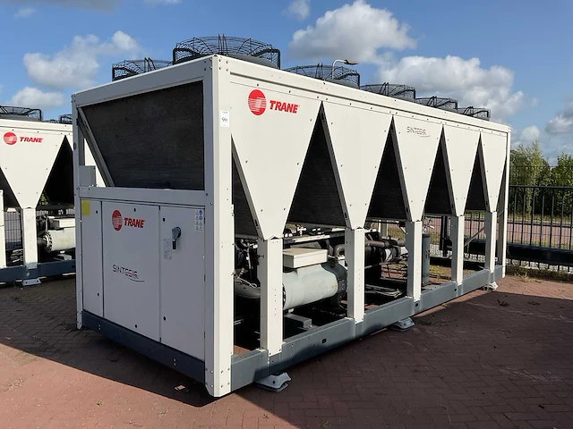 2016 trane rtaf 145 se sn luchtgekoelde koelinstallatie - afbeelding 1 van  9