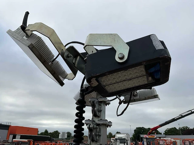 2016 trime x-chain stationaire lichtmast - afbeelding 2 van  18