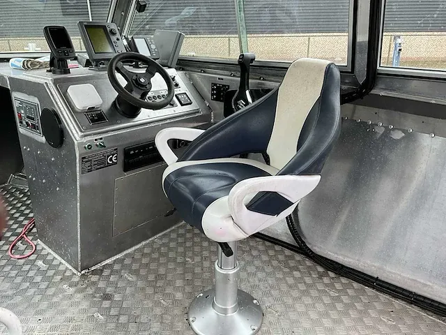 2016 vanvossen alu tender 650 cabin consoleboot inclusief trailer - afbeelding 19 van  32