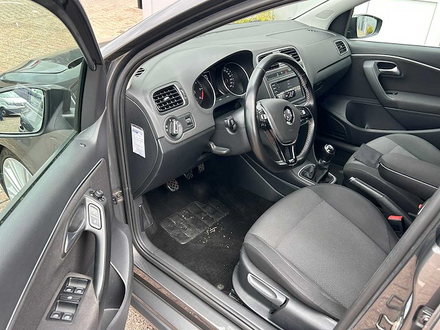 2016 volkswagen polo 90pk tdi highline personenauto - afbeelding 15 van  17