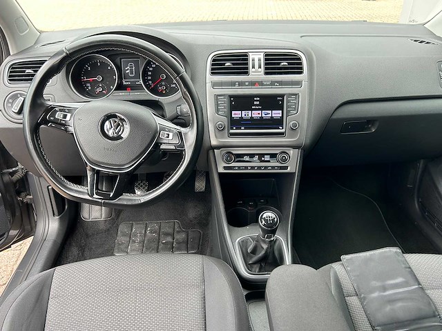 2016 volkswagen polo 90pk tdi highline personenauto - afbeelding 17 van  17