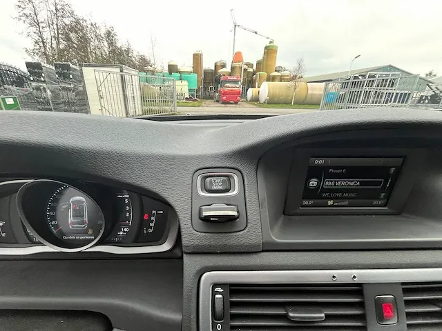 2016 volvo v70 2.4 d5 awd automatic personenauto - afbeelding 15 van  34