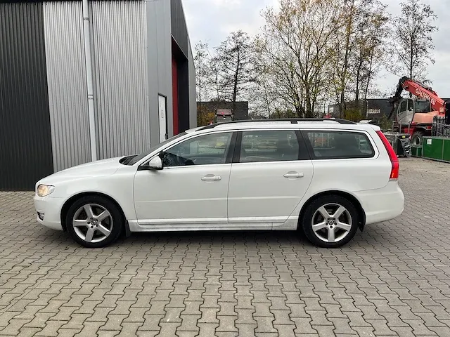 2016 volvo v70 2.4 d5 awd automatic personenauto - afbeelding 30 van  34