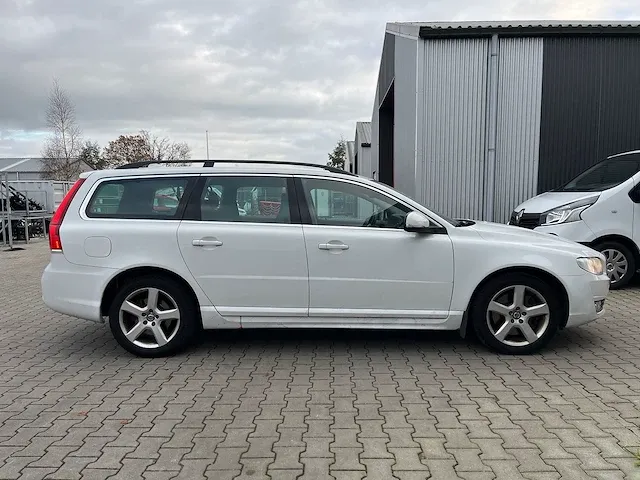 2016 volvo v70 2.4 d5 awd automatic personenauto - afbeelding 31 van  34