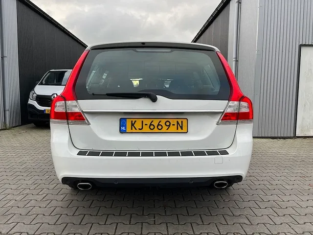 2016 volvo v70 2.4 d5 awd automatic personenauto - afbeelding 33 van  34