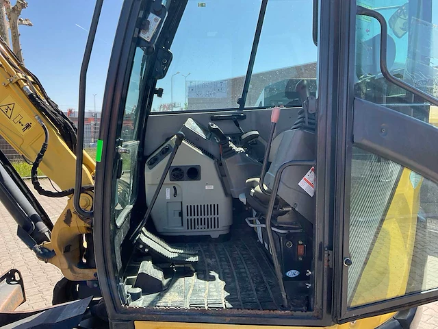 2016 yanmar vio80-u midi rupsgraafmachine binnendraaier - afbeelding 18 van  31