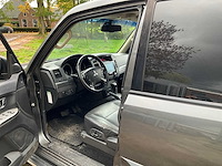 2017 - mitsubishi - pajero - personenauto - afbeelding 29 van  47