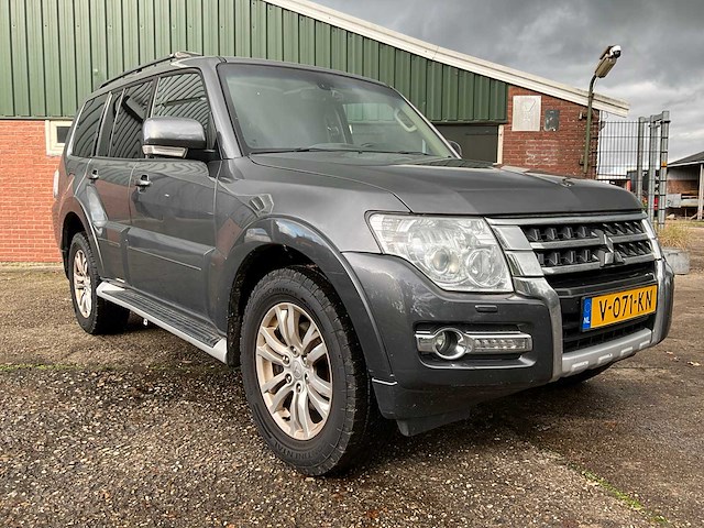 2017 - mitsubishi - pajero - personenauto - afbeelding 47 van  47