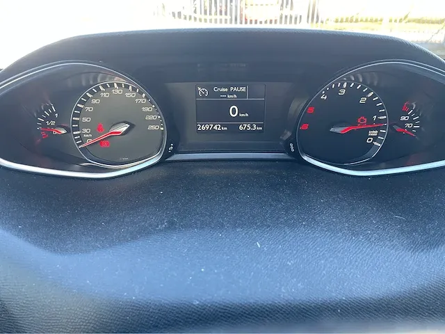 2017 - peugeot - 308 - 1.6 bluehdi blue l. - personenauto - afbeelding 18 van  44
