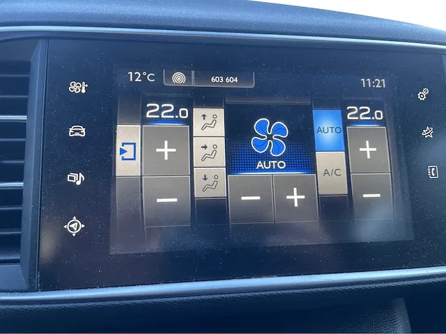 2017 - peugeot - 308 - 1.6 bluehdi blue l. - personenauto - afbeelding 21 van  44