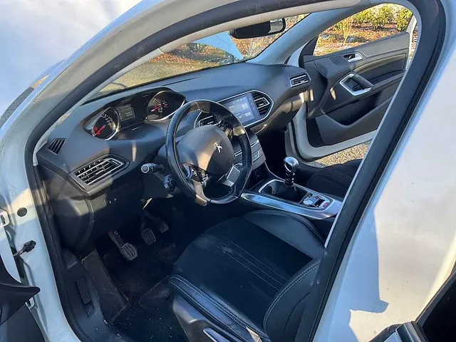 2017 - peugeot - 308 - 1.6 bluehdi blue l. - personenauto - afbeelding 4 van  29