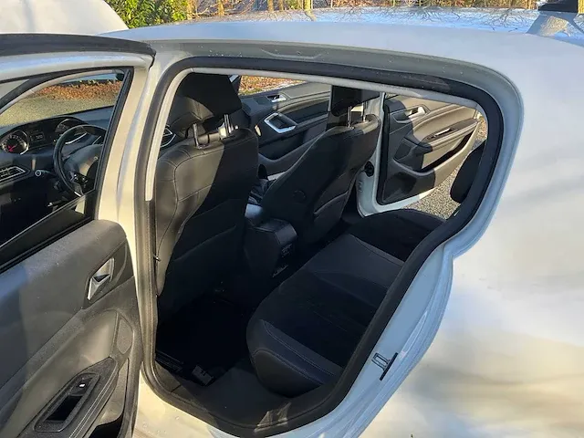 2017 - peugeot - 308 - 1.6 bluehdi blue l. - personenauto - afbeelding 7 van  29