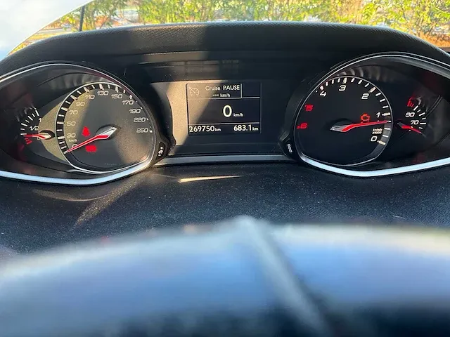 2017 - peugeot - 308 - 1.6 bluehdi blue l. - personenauto - afbeelding 9 van  29