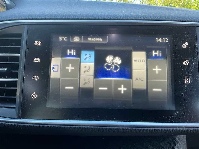 2017 - peugeot - 308 - 1.6 bluehdi blue l. - personenauto - afbeelding 13 van  29