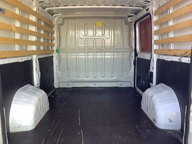 2017 - peugeot - boxer - 330 2.0 hdi l1h1 pp - bedrijfswagen - afbeelding 18 van  22